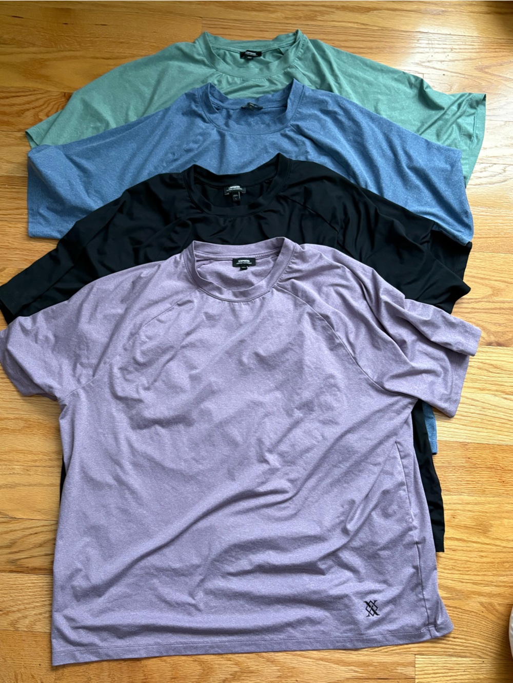 EXPRESS Set of 4 Crew T-Shirts - Lavender, Black, Blue, Green